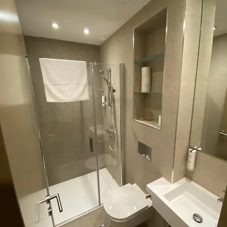 Stella Hotel *